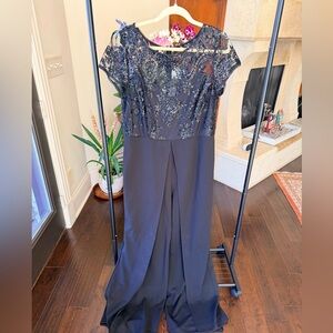 Adrianna Papell Charcoal Gray Attire